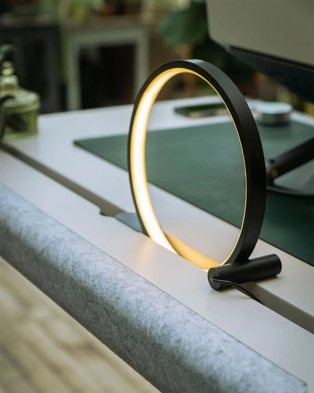 Eclipse - Minimalist Desk Lamp