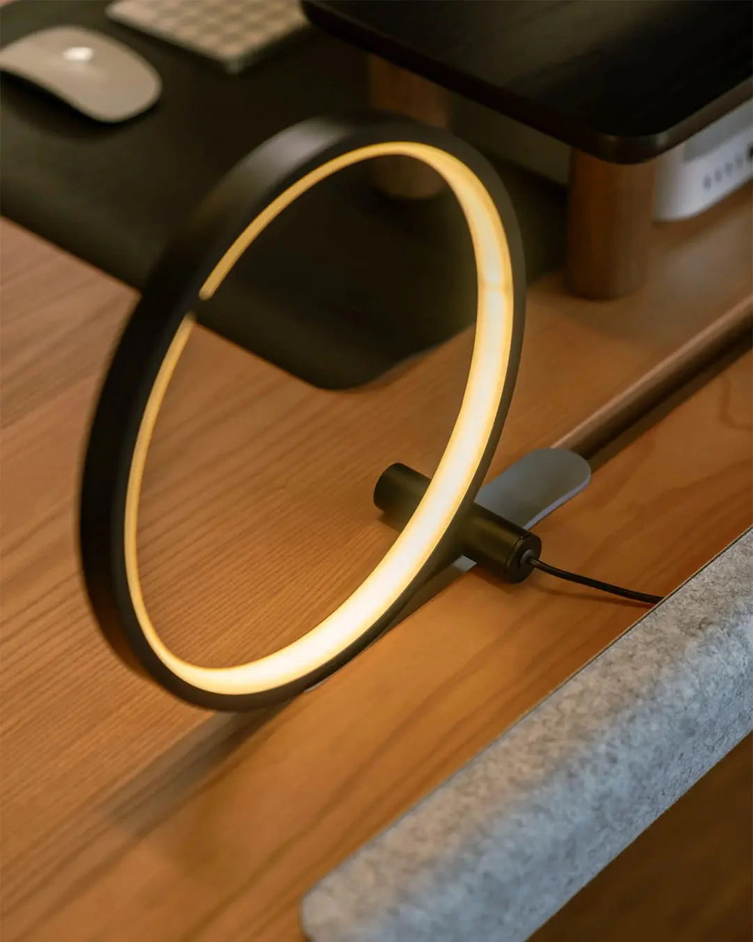Eclipse - Minimalist Desk Lamp