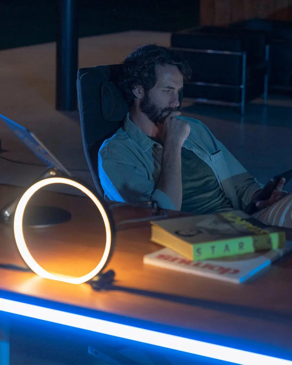 Eclipse - Minimalist Desk Lamp